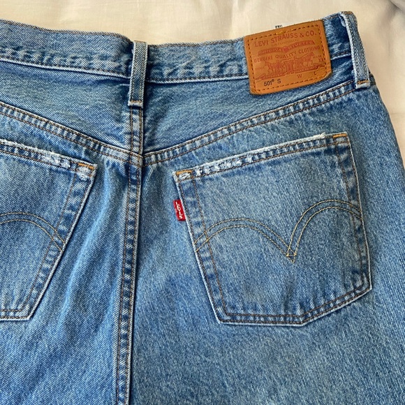 Levi’s 501 S High Waisted Filiforme Jeans - Picture 2 of 9